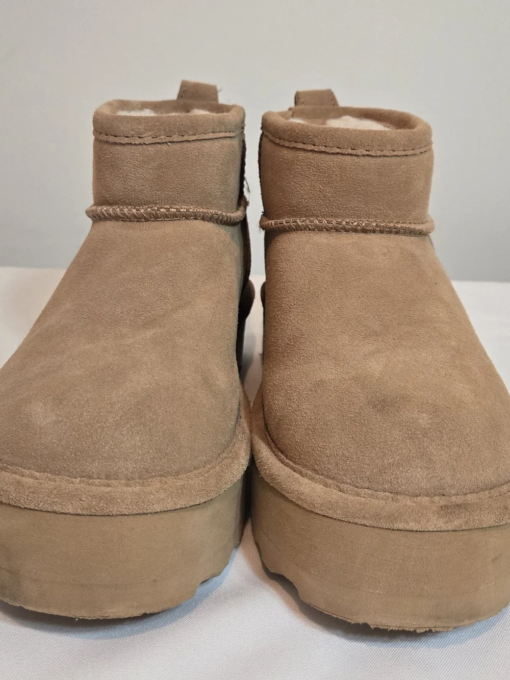 BearPaw Women’s Sz 9 Suede Platform Shorty Ankle Boots in Tan